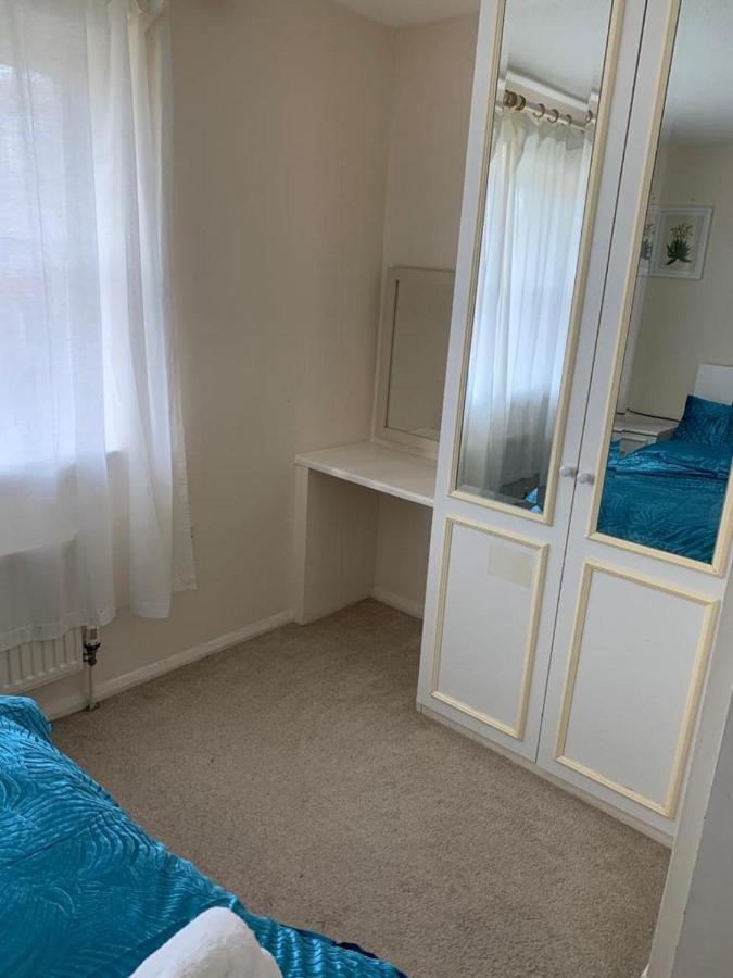 Charming 2-bed House In London